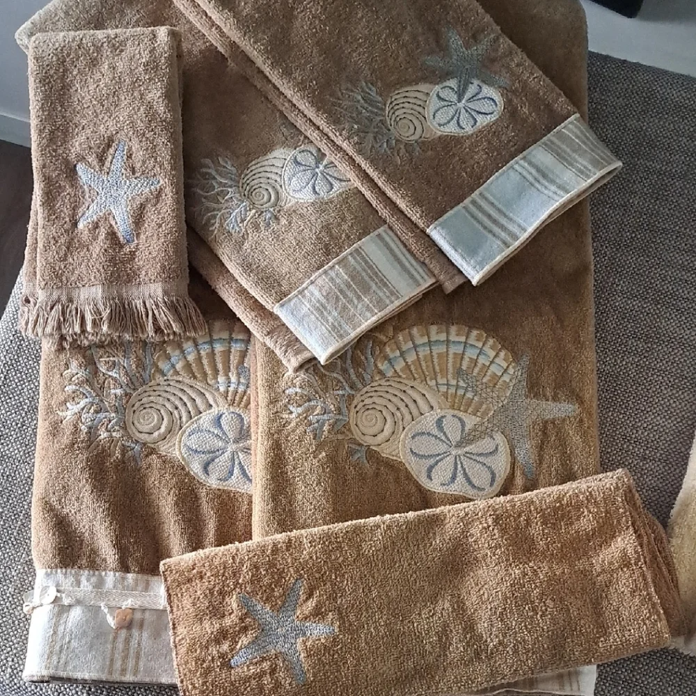 Avanti Coastal Brown and Blue Towel Set